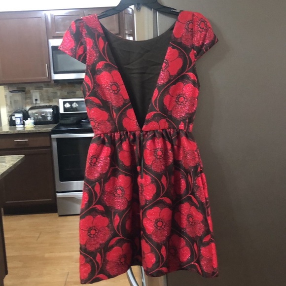 Alice+Olivia nelly puffed dress in red /us 4 - Picture 8 of 16